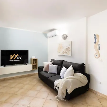 Murta Maria - Pool, Veranda & Parking شقة *
